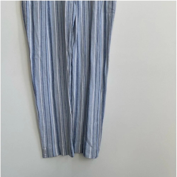 Cloth & Stone Striped Tie Back Rayon Linen Blue romper
Jumpsuit pants Size Large - Picture 13 of 15